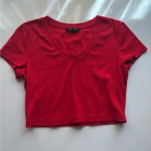 Short sleeve cropped v neck red womans shirt